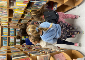W bibliotece