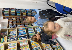 W bibliotece
