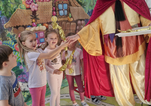 Leśna wyprawa Jasia i Małgosi