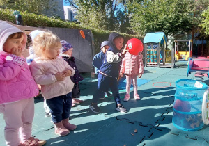 Zabawy z piłkami w ramach obchodów Europejskiego Dnia Sportu