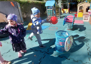 Zabawy z piłkami w ramach obchodów Europejskiego Dnia Sportu