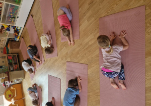 "Miś Joga"- zabawy ruchowe z elementami jogi