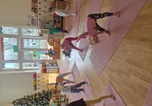 "Miś Joga"- zabawy ruchowe z elementami jogi