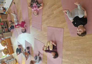 "Miś Joga"- zabawy ruchowe z elementami jogi