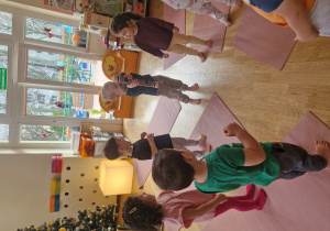 "Miś Joga"- zabawy ruchowe z elementami jogi