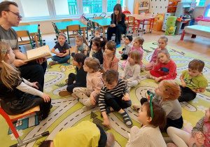 Czytał tata Helenki