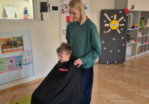 Poznajemy pracę fryzjera