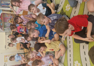 Przedstawienie "Zdrowo i wesoło" -Teatrzyk Parandyk