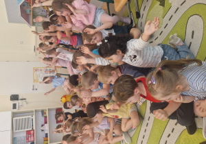 Przedstawienie "Zdrowo i wesoło" -Teatrzyk Parandyk