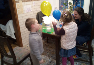 Ala z Rodzinką - Eksperymenty z balonami